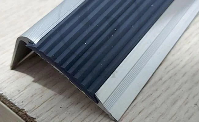 Nep nhôm chống trượt được dùng nhiều nhất (1)