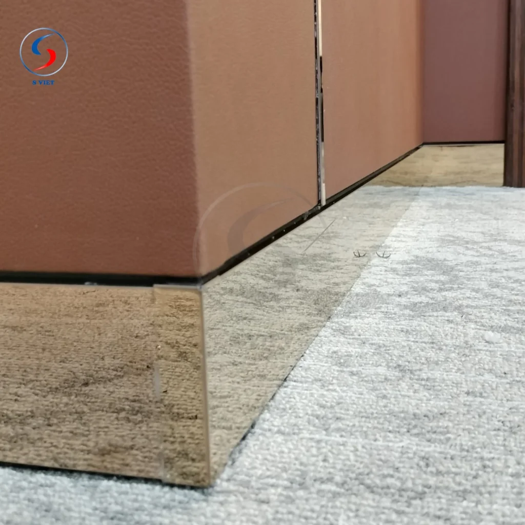 Nẹp Len Chân Tường Inox Kiểu Vuông