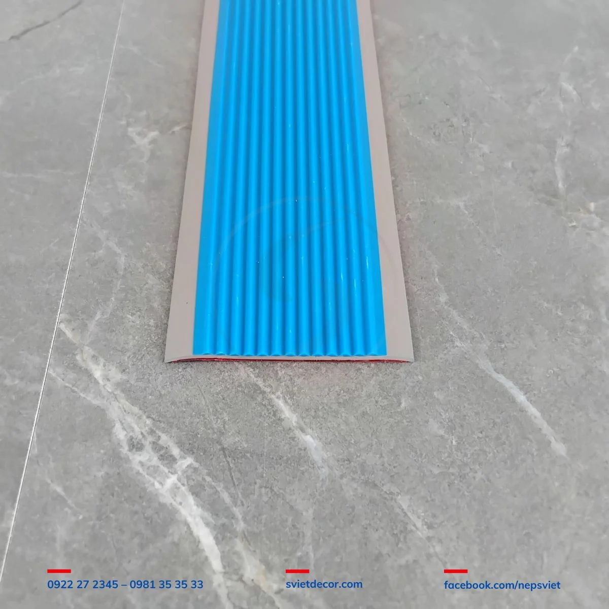 Nẹp nhựa chống trượt cầu thang