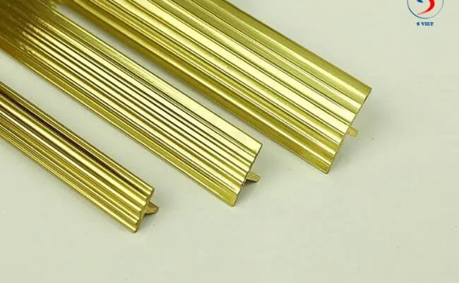 Nẹp chống trơn cầu thang phổ biến (3)