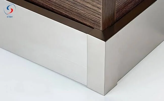 đặc điểm nổi bật của nẹp len chân tường (5)