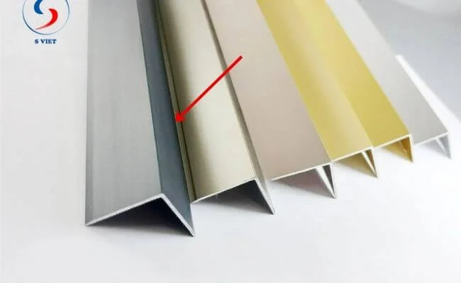 Nẹp nhôm V màu sâm banh mờ