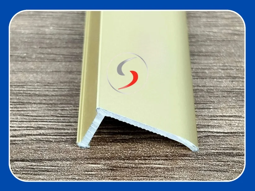 nẹp l nhôm màu vàng mờ