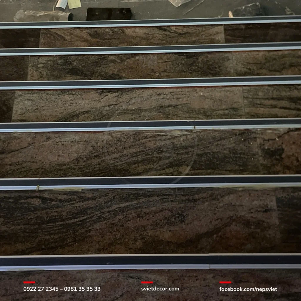 Nẹp chống trơn NLP20 thi công thực tế