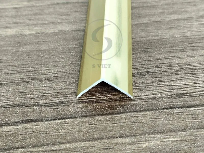 Tổng quan nẹp V vàng: màu sắc, phân loại trong trang trí nội thất 7 Nẹp V vàng xước 200126