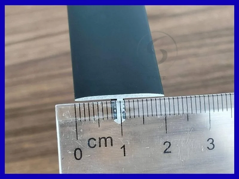 Xu hướng sử dụng nẹp T nhôm màu đen trong trang trí nội thất 3 Nẹp t nhôm màu đen mờ